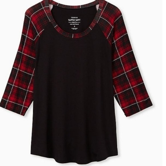 🆕👚AUCTION PRICE👩🏻‍⚖️ RAGLAN TEE - SUPER SOFT BLACK & RED PLAID - Picture 2 of 5